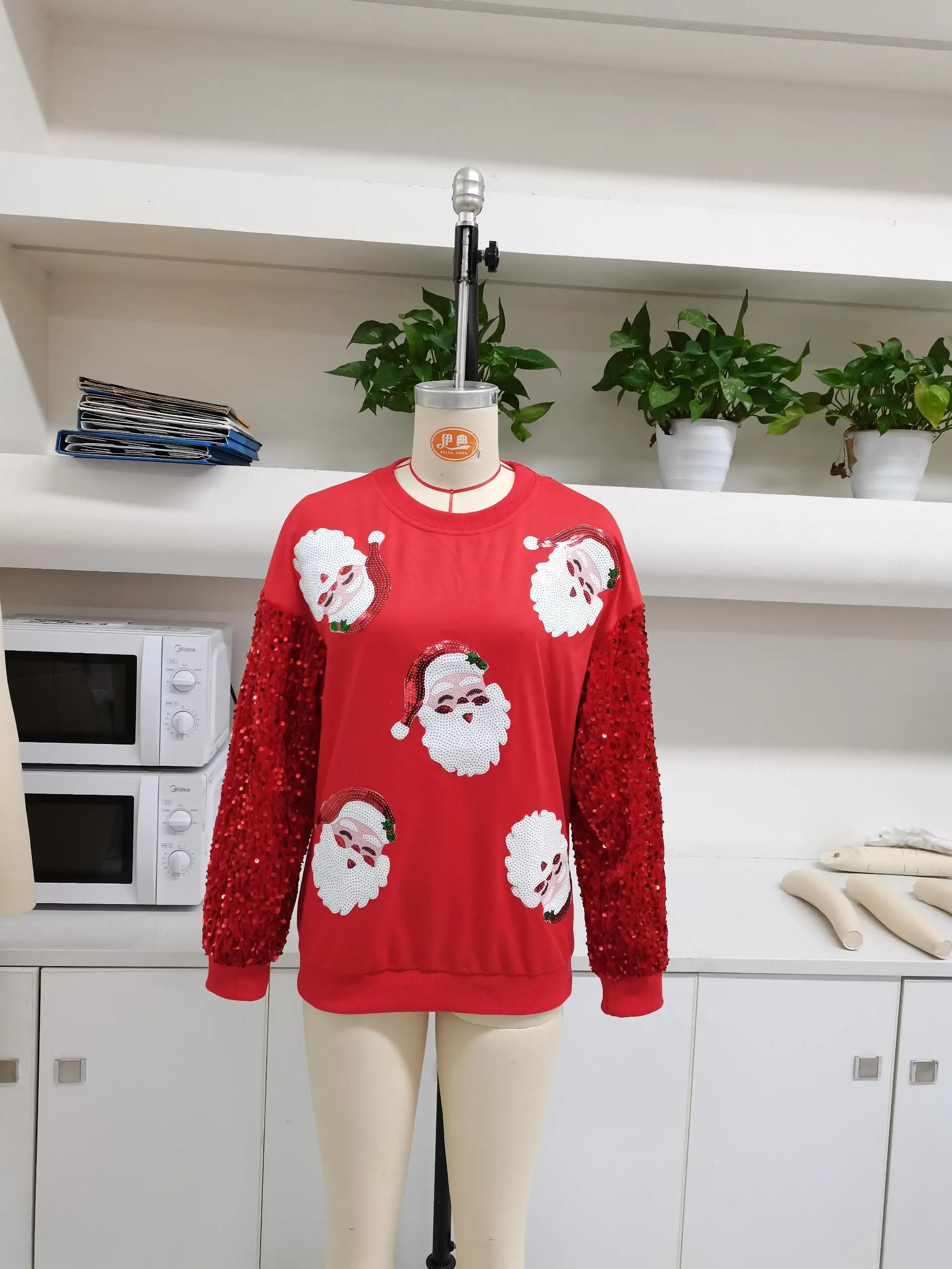 Hirigin kaus Glitter natal wanita Pullover Crewneck lengan berpayet atasan berkilau grafis Lucu kaus Santa liburan Natal