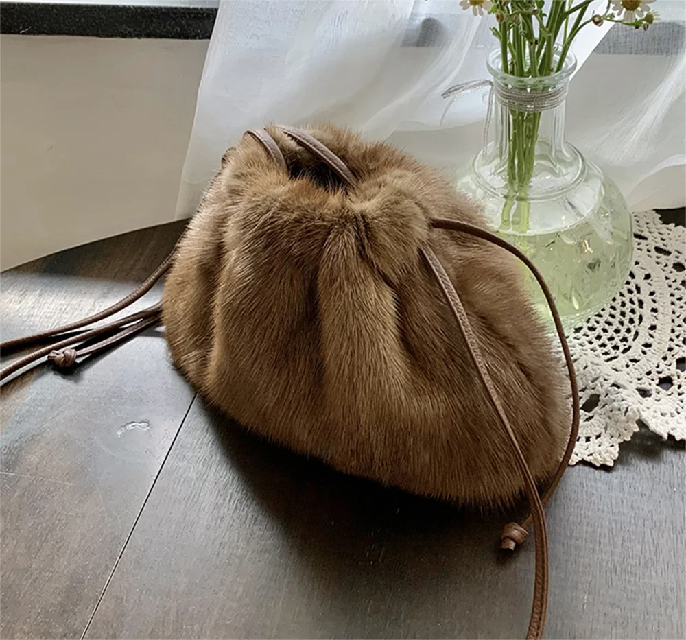 Fashion female Single-shoulder Bag Ladies Natumn Mink Drawstring Wrist Bags High-End Real Fluffy Fur Bags Women Black Mink Bag