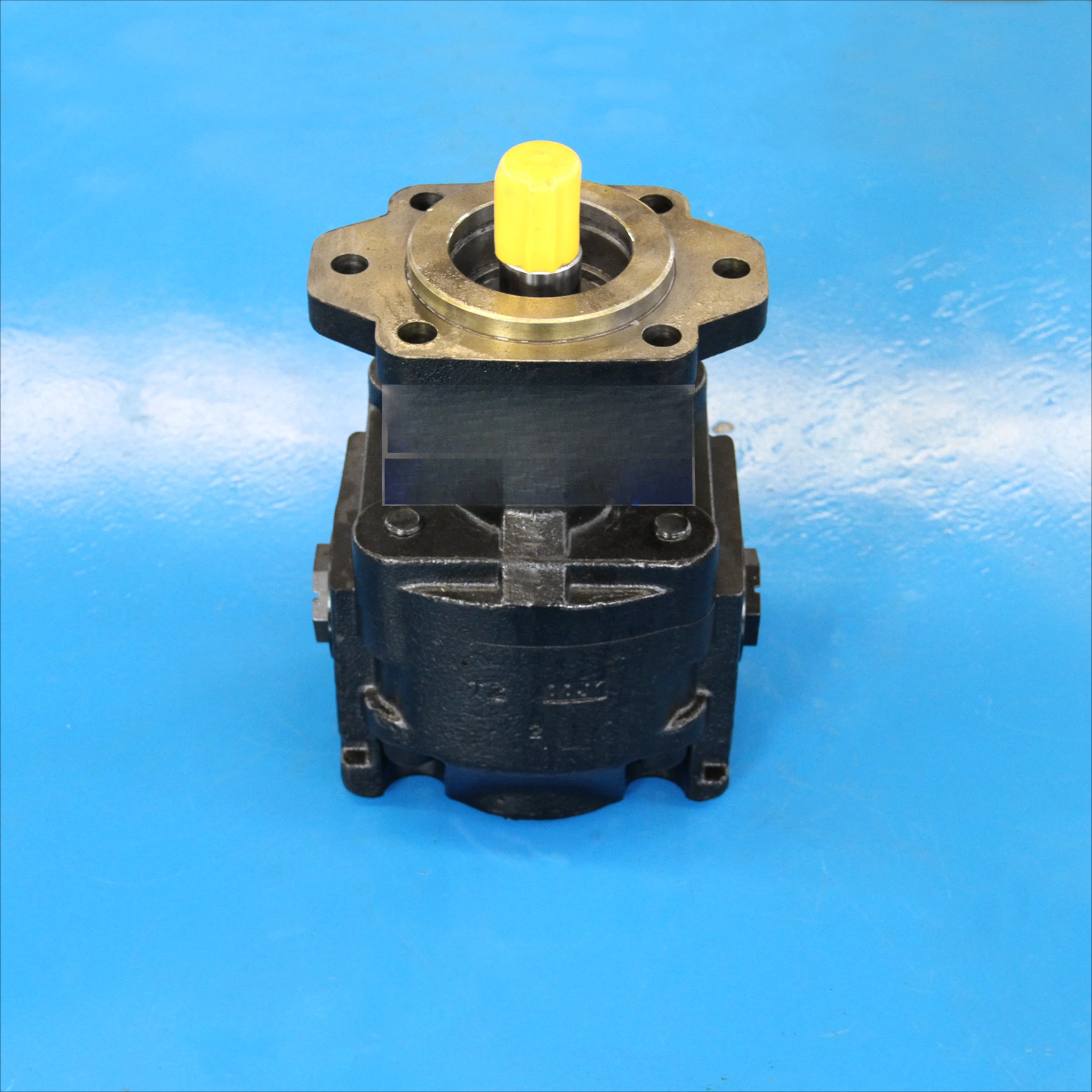 Accessories Hydraulic Lubrication Oil Pump HT-MM0237480/N02150060 for HP200 Gold Mining Stone Cone Crusher Parts