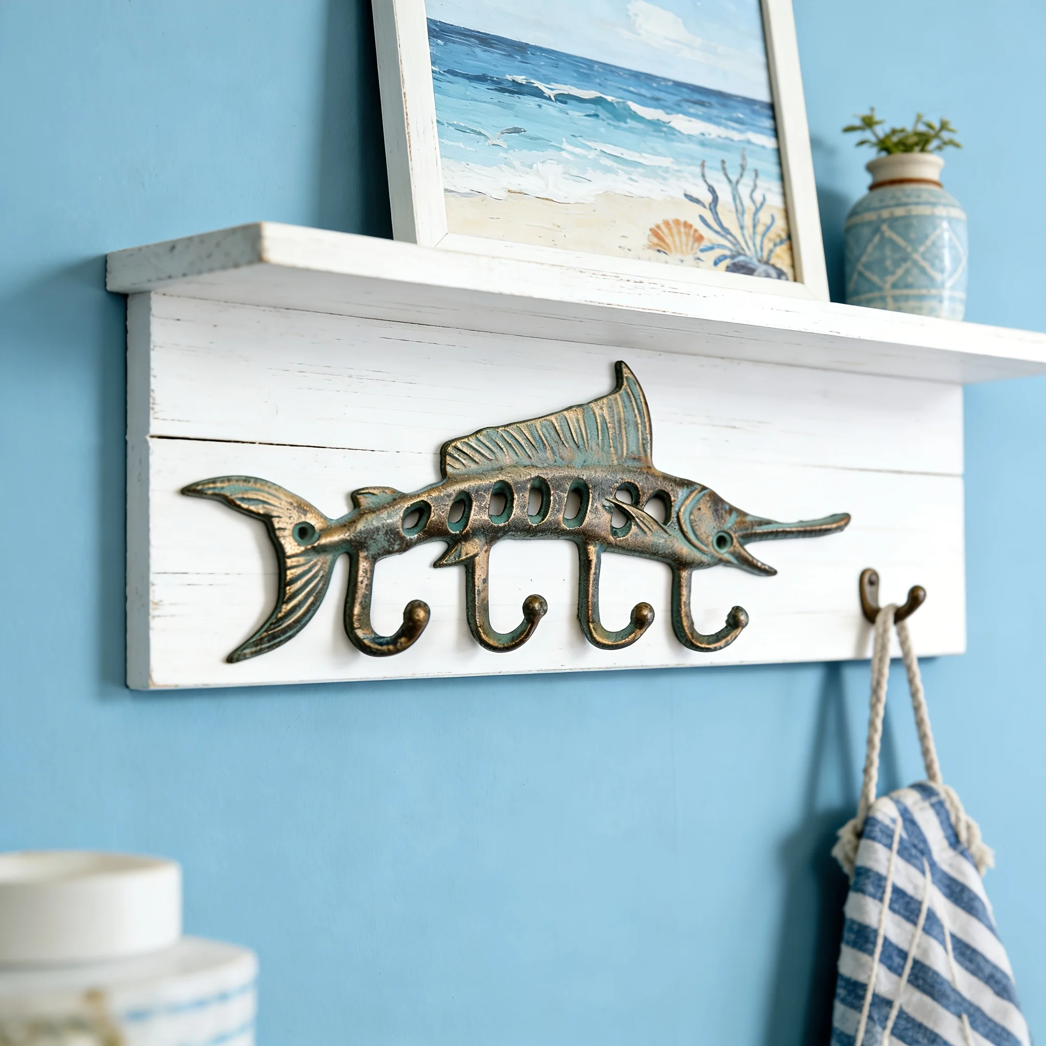 Ganchos de Pared de Hierro Fundido Estilo Vintage con Diseño de Pez Espada, Perchero Náutico de 4 Ganchos, Organizador Rústico de Pared para Baño, Entrada y Hogar