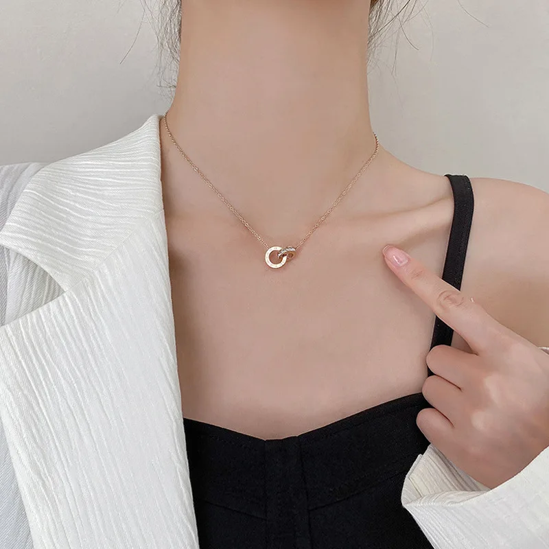 Winter New Double Circle Interlocking Titanium Steel Fashion Roman Digital Roman Wedding Necklace For Women Jewelry Wholesale