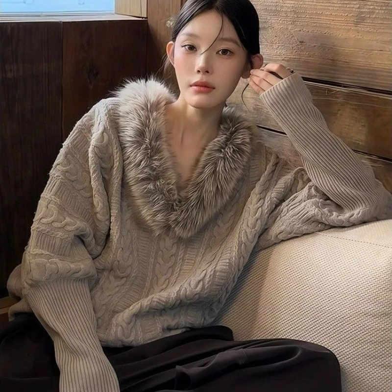 

French Retro Laid-back Style Bat Sleeve V-neck Sweater for Women 2026 Autumn/winter New Fashion Loose Elegant High-end Look