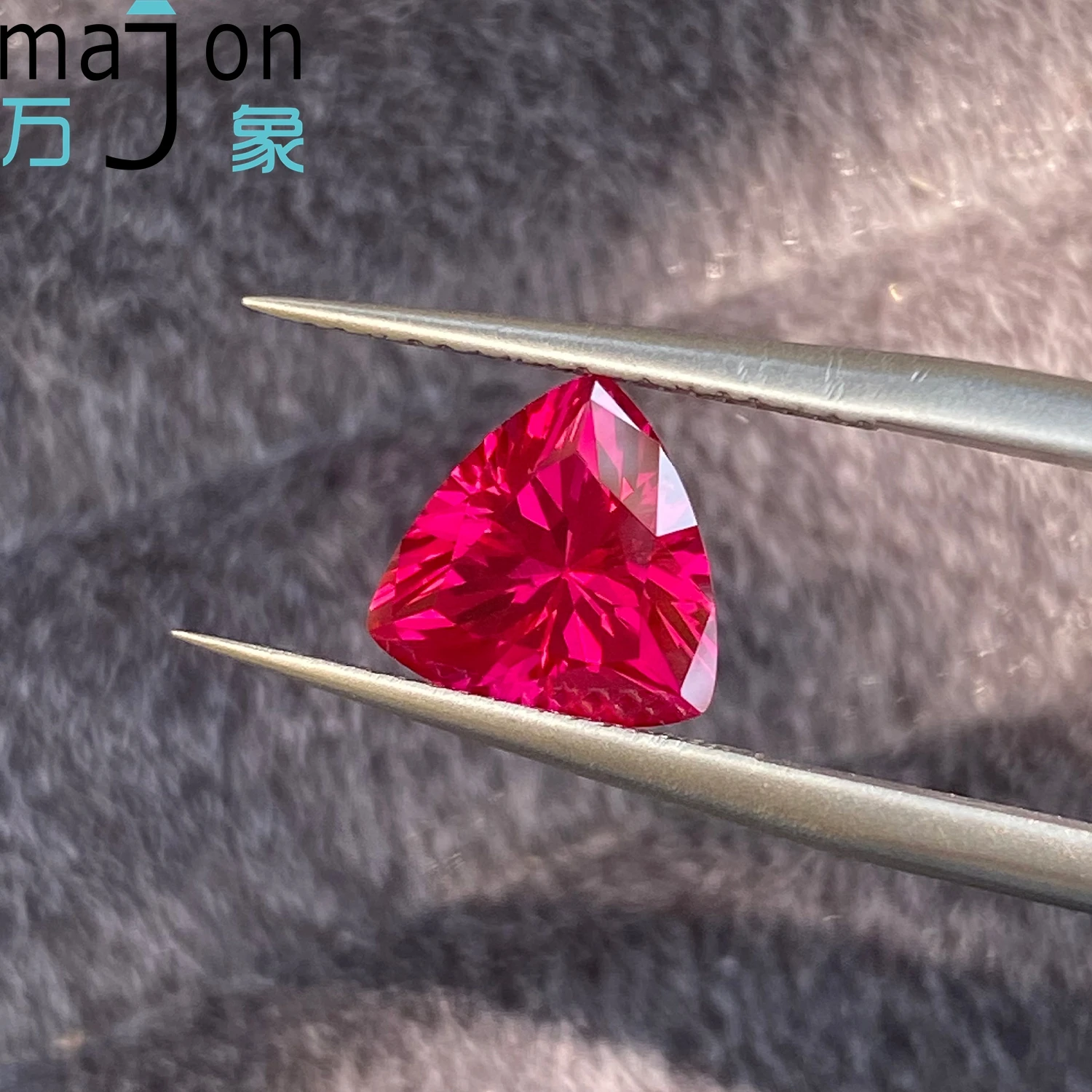 

Ручная резка высшего качества 2,18 карата, кроваво-красная треллиантовая огранка с сертификатом AGL для изготовления ювелирных изделий
