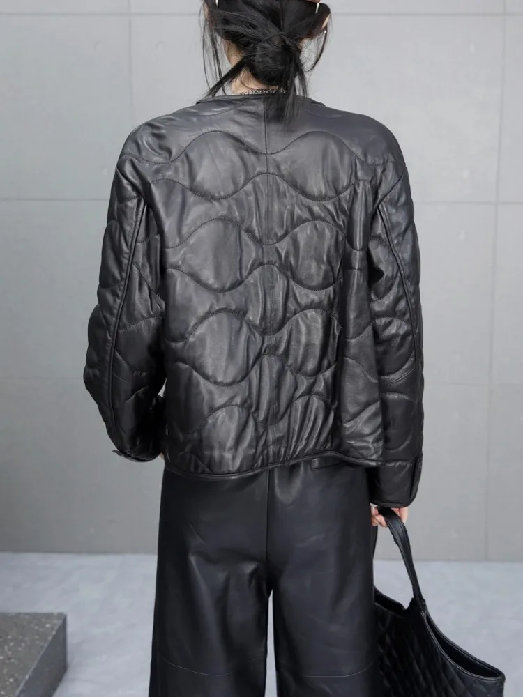 冬のファッションレディースシングルブレストルーズOネックシープスキン本革ジャケットダウンコート保温長袖ショートスタイル