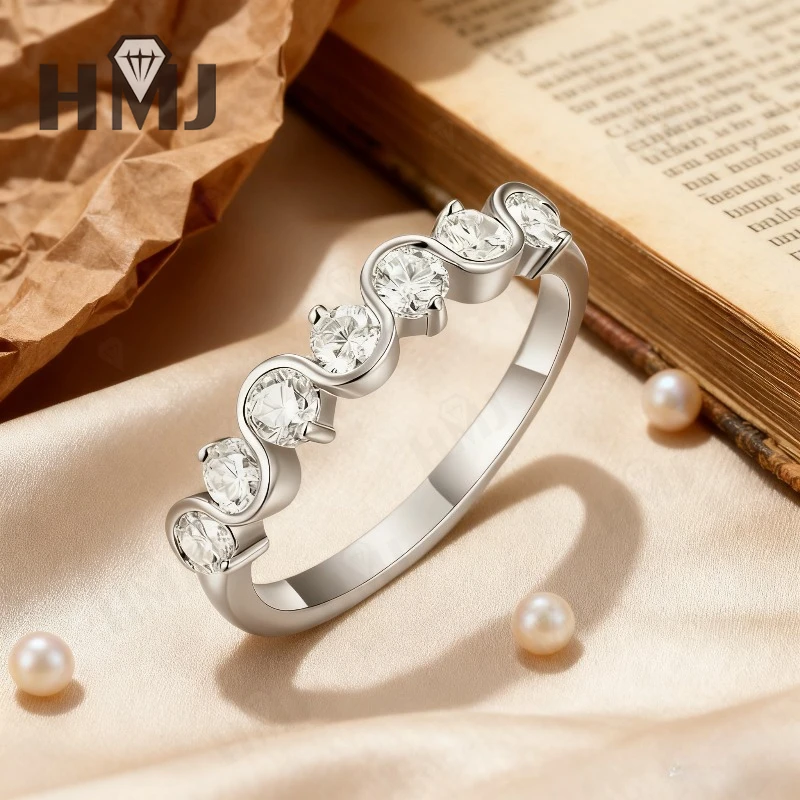 Anello con taglio rotondo Moissanite 10K/14K/18K Design solitario classico Gioielleria raffinata Regalo di fidanzamento o anniversario