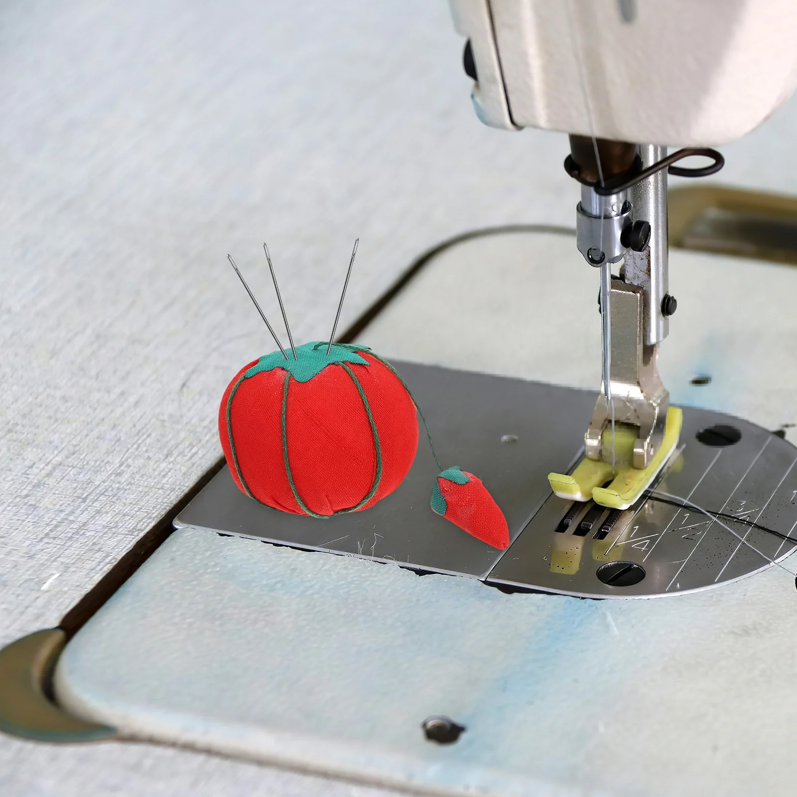 

2pcs 5Cm Tomato Pincushion Sewing Accessories Wearable Floral Needle Organizer Craft Tool Gift For Women Kids Moms Beginners