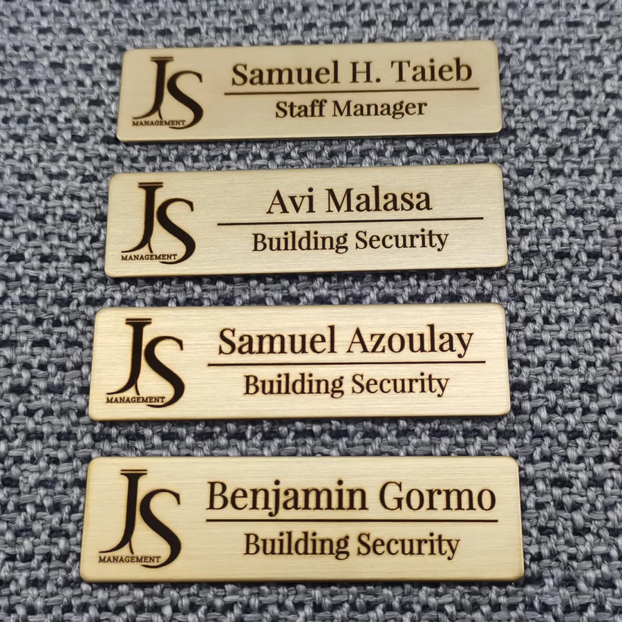 Spille personalizzabili da 70*20MM Pin personalizzato inciso il tuo testo Logo targhetta identificativa aziendale targhetta metallica in acciaio distintivi personalizzati