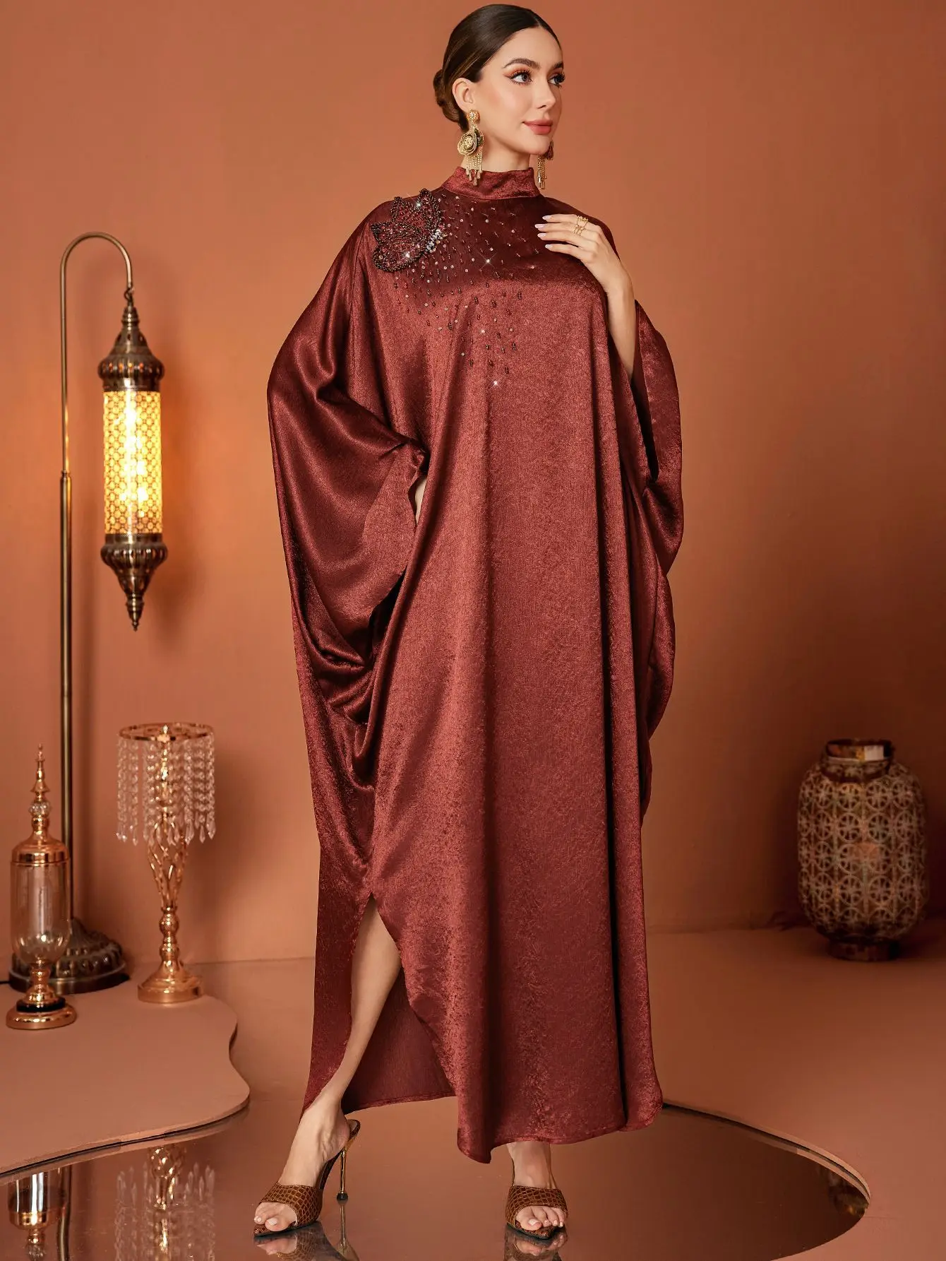 

Long Robe Bat Sleeves High Neck Abaya Beaded Jalabiya Women Muslim Dress Dubai Kaftan Kebaya Caftan Marocain Femme Robe Islam