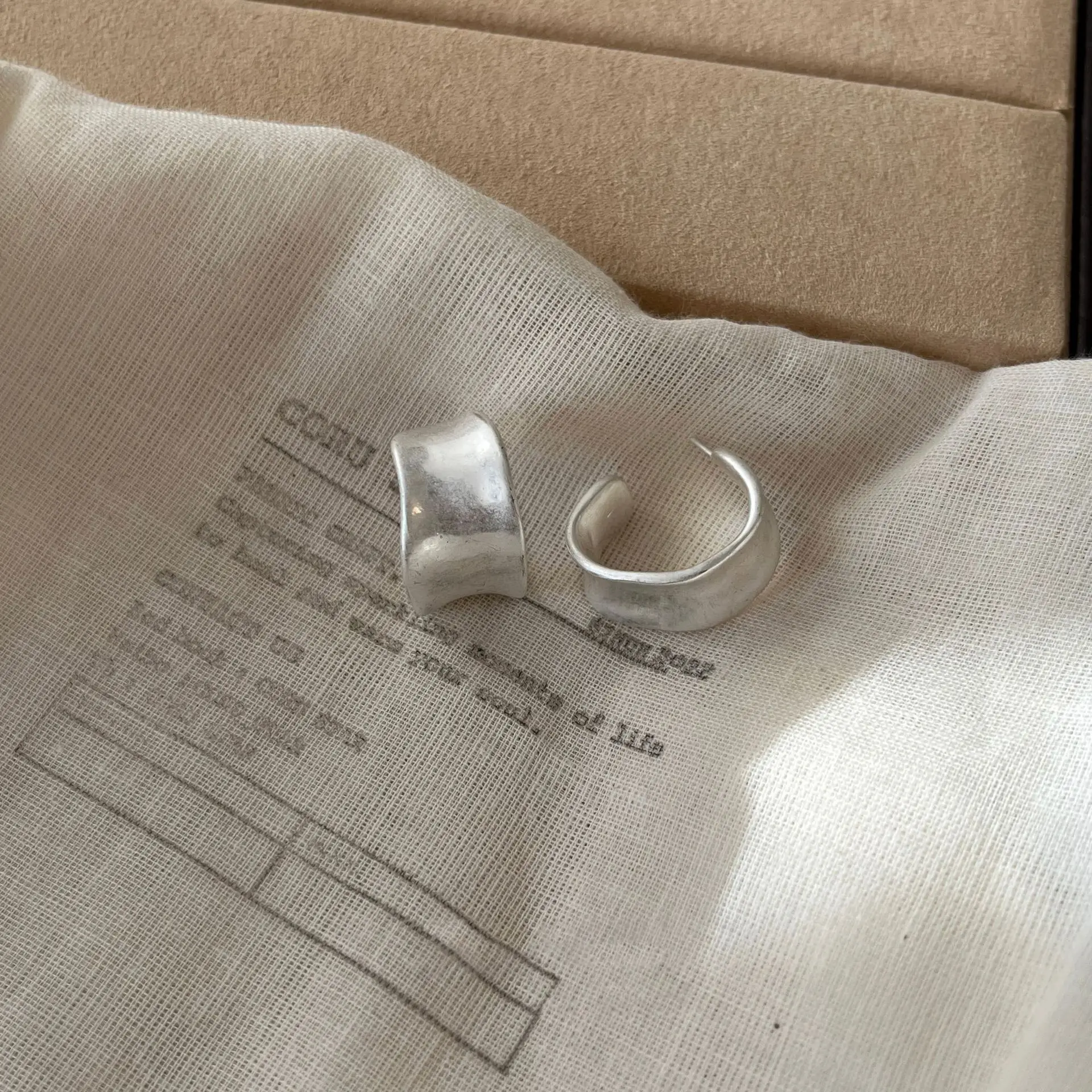 VENTFILLE Creolen-Ohrring aus 925er-Sterlingsilber mit Geometrie für Damen, Zuckerguss, klassisch, minimalistisch, vielseitig, breiter Schmuck, Geschenk, Dropship – Detail 12