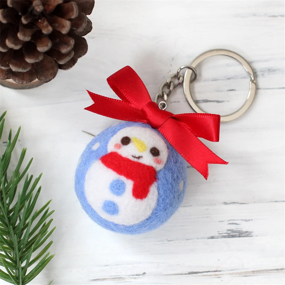 Christmas Keychain Needle Felting Kits for Beginner,Needle Felting Kit,Felt Needles,Foam Pad,Felt Cloth,Instruction