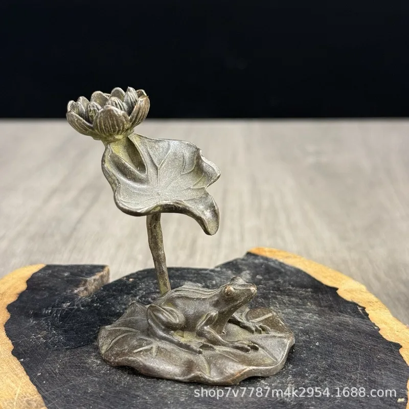 Brass alloy craft lotus and frog home decoration ornaments