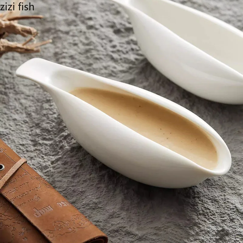 Pure White Irregular Ceramic Gravy Boats Restaurant Creative Milk Jug Steak Sauce Pot Seasoning Sauce Pot Specialty Tableware