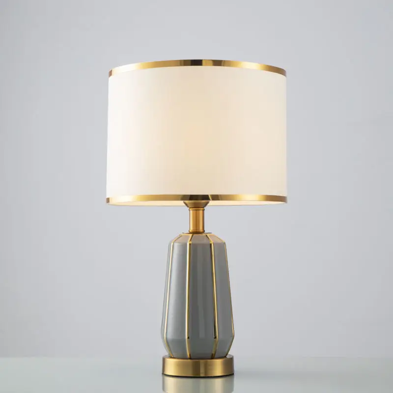 

American simple modern light luxury living room study bedroom bedside lamp European ceramic table lamp warm wedding room