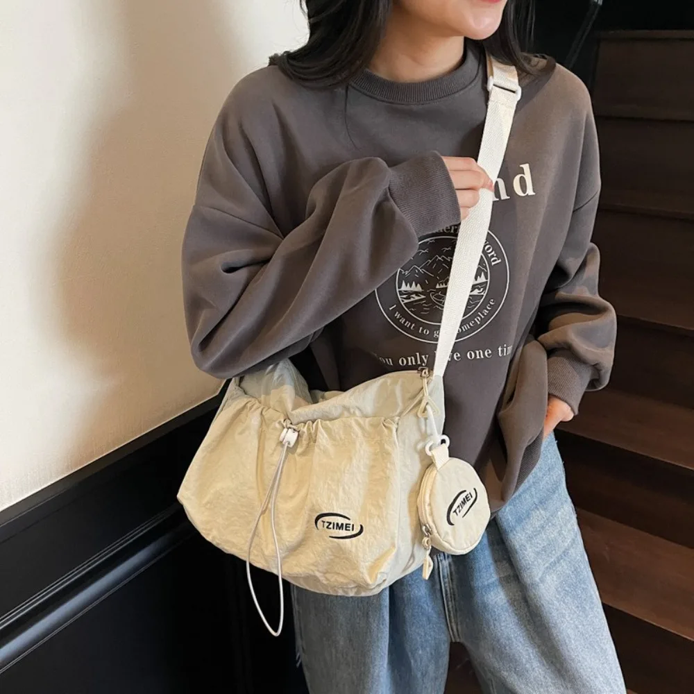 

Korean Casual Drawstring Shoulder Bag Leightweight Zipper Pleated Crossbody Bag Large Capacity Designer Commuting Bag Summer