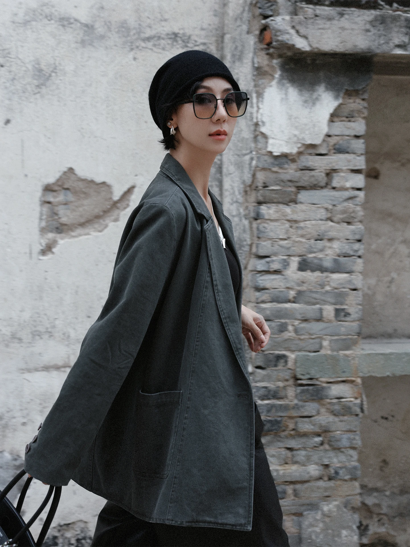 

Винтажная джинсовая куртка TT для женщин, средней длины, весна 2026, новинка, ретро, с эффектом потертости, из хлопка, с длинными рукавами