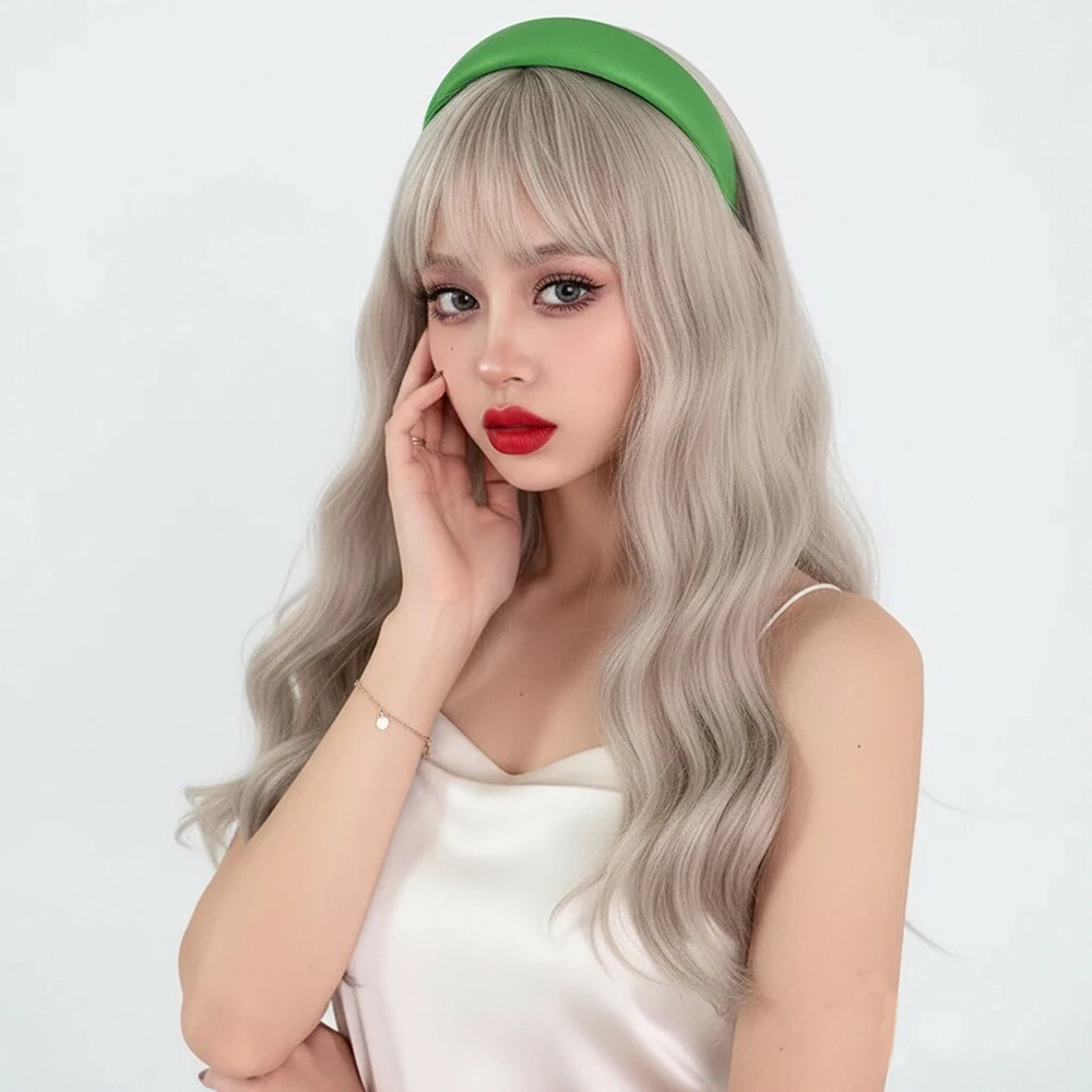 

VICWIG Светло-русые длинные волнистые вьющиеся синтетические парики с челкой Лолита Косплей Натуральные женские пушистые волосы Парик для повседневной вечеринки