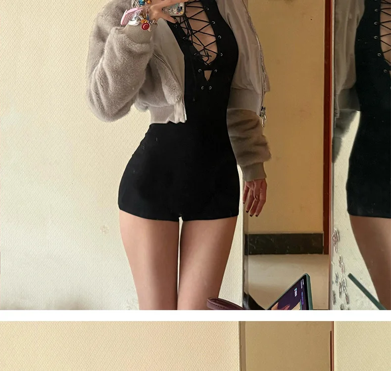 เดรสแขนยาวผู้หญิงสีเบอร์กันดี เสื้อถักสำหรับฤดูใบไม้ร่วง แต่งกระดุม คอตั้ง ทรงเอ สไตล์กรันจ์ ผ้ากันยับ ดีไซน์โดดเด่น