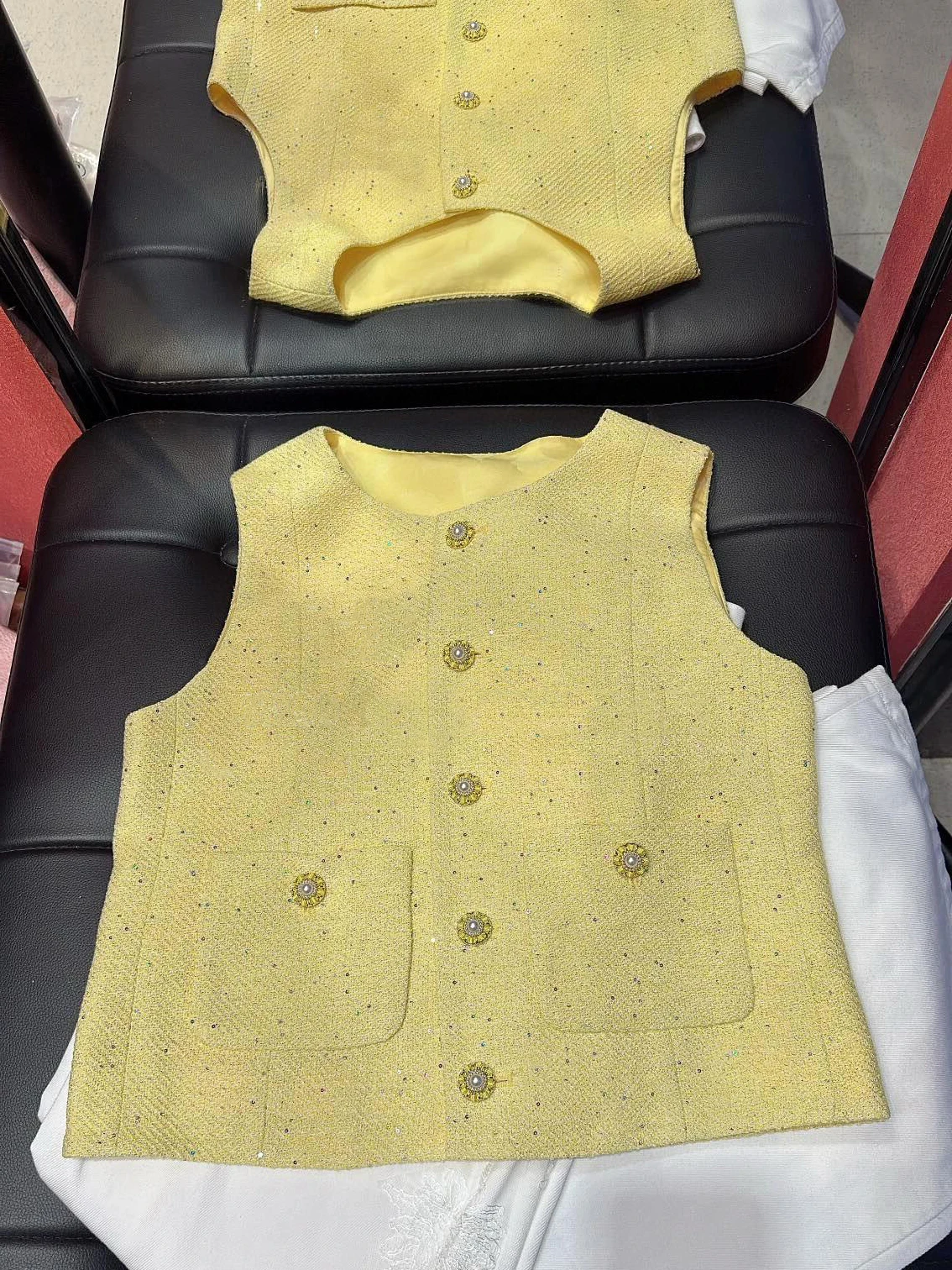 

Элегантный женский жилет в стиле минимализм, без рукавов, с пуговицами, круглым вырезом, из полиэстера, для офиса и повседневной носки