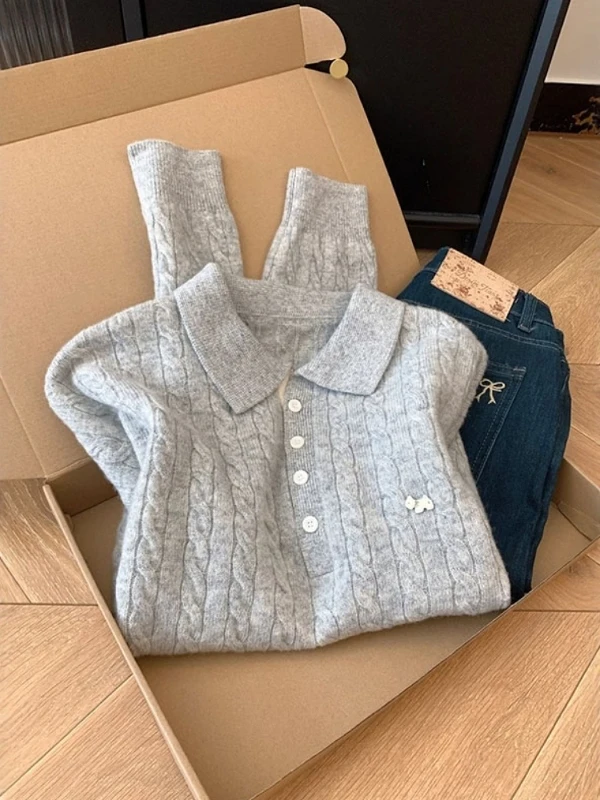 

Свободный вязаный свитер с длинными рукавами для женщин, в корейском стиле, с отложным воротником, с узором косы, осенне-зимняя новинка, модный, универсальный.