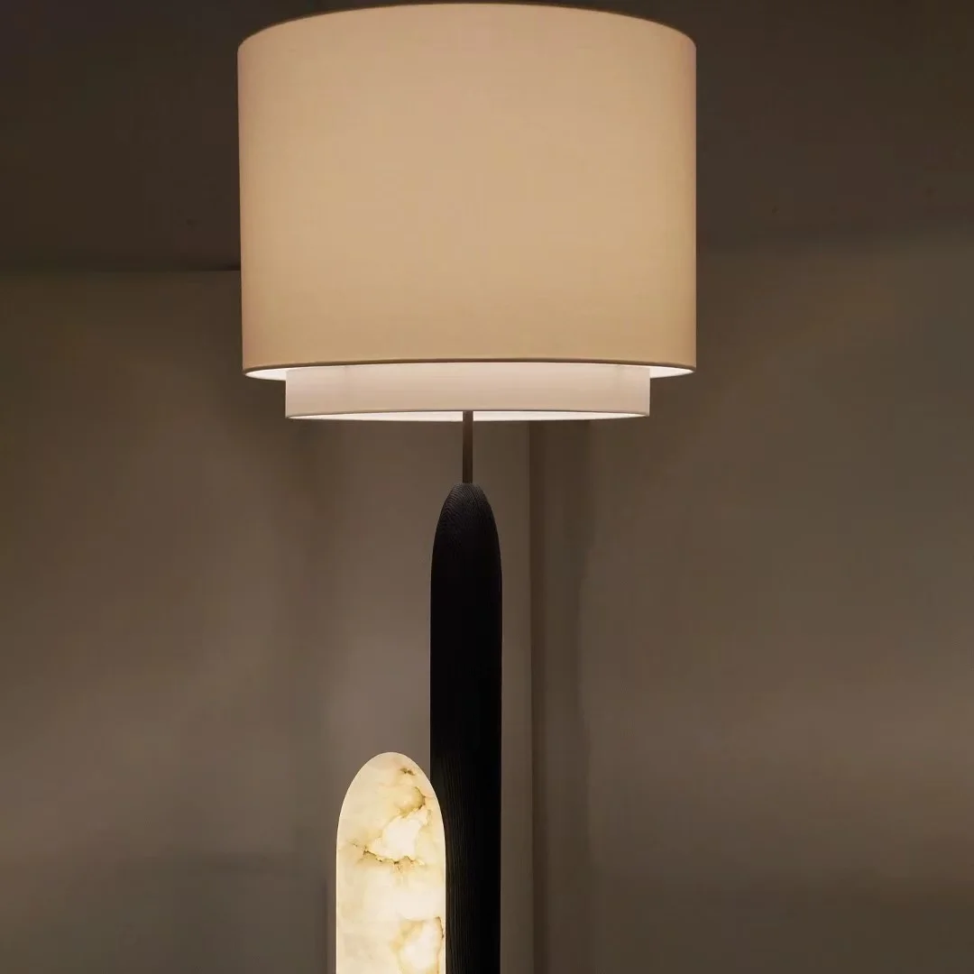 Гостиная, спальня, отель, большой мраморный торшер, торшер