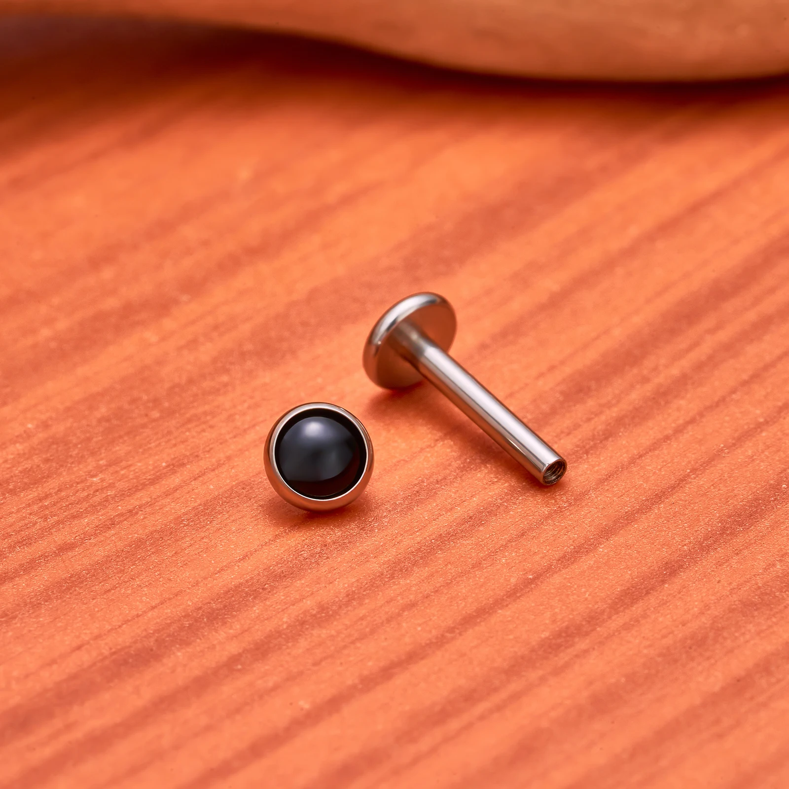 ASTM F136 G23 Titan kreisförmige Ohr-Lippen-Ohrstecker mit Naturstein-Oberteil, Labret-Zungen-Nasen-Ohrstecker, Körperpiercing-Schmuck – Detail 12