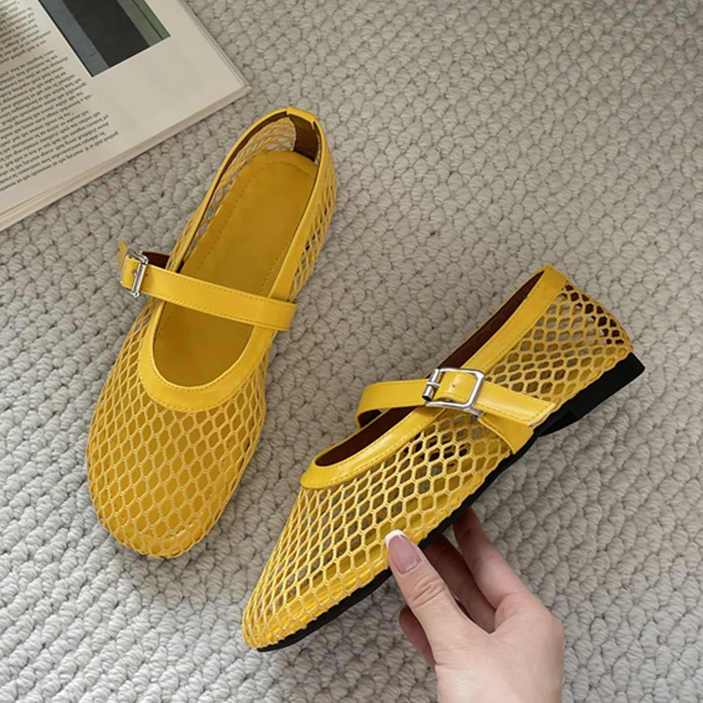 Summer Cosy Mesh Heels Women Flat Shoes Designer Fashion Round Toe Buckle Strap Casual Outdoor Dress Sandals