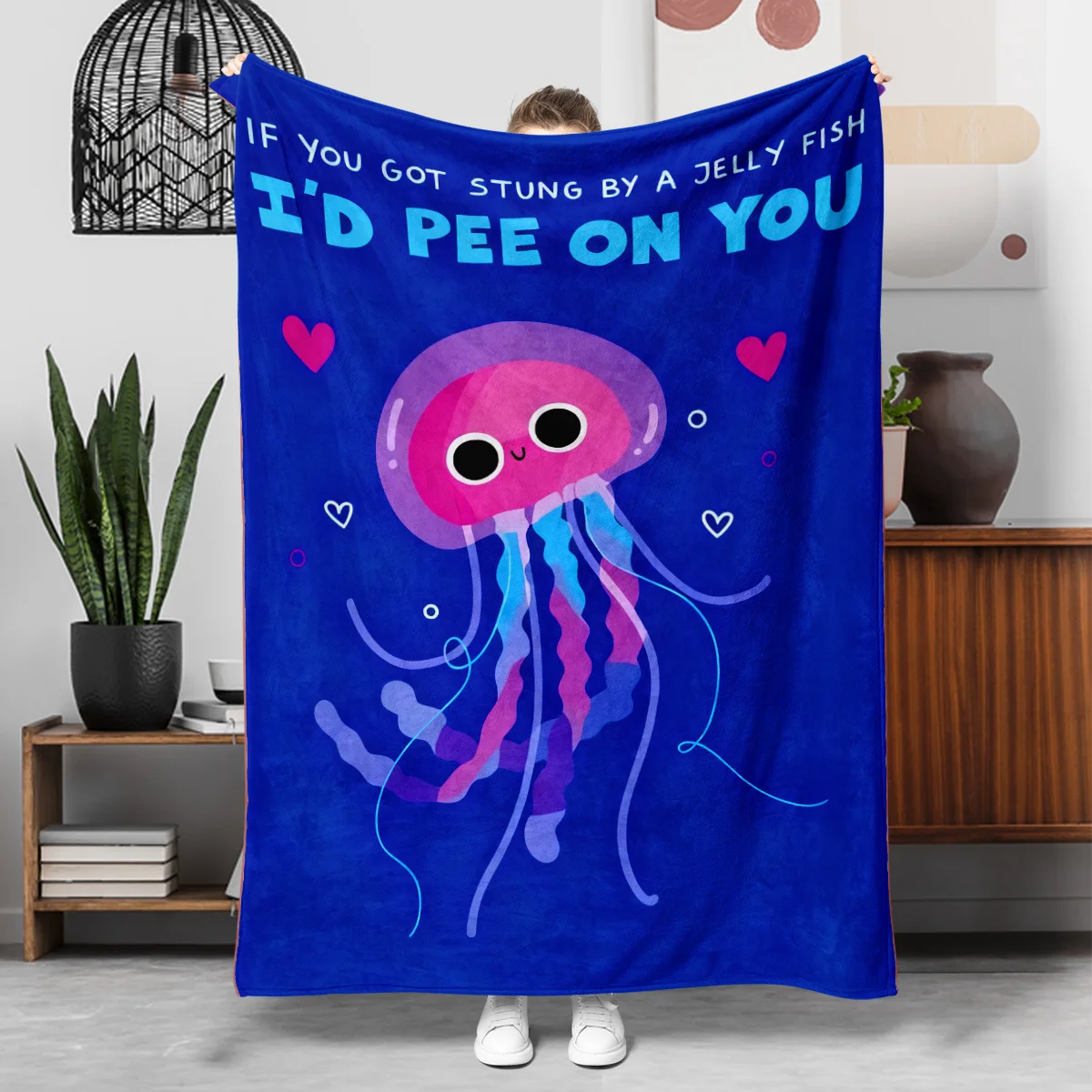 A Beautiful Jellyfish Patterned Flannel Blanket, Lightweight And Soft, Perfect As a Gift Blanket for Family And Friends. Ideal f