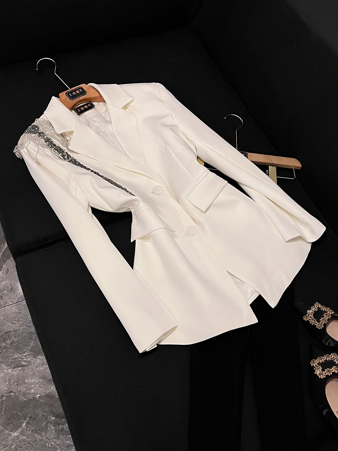 Ele Slim Fit Diamond Embellied Taille-Cinching Luxe Sle Damespak Jaet voor Office Long Sve Klassieke Kraag