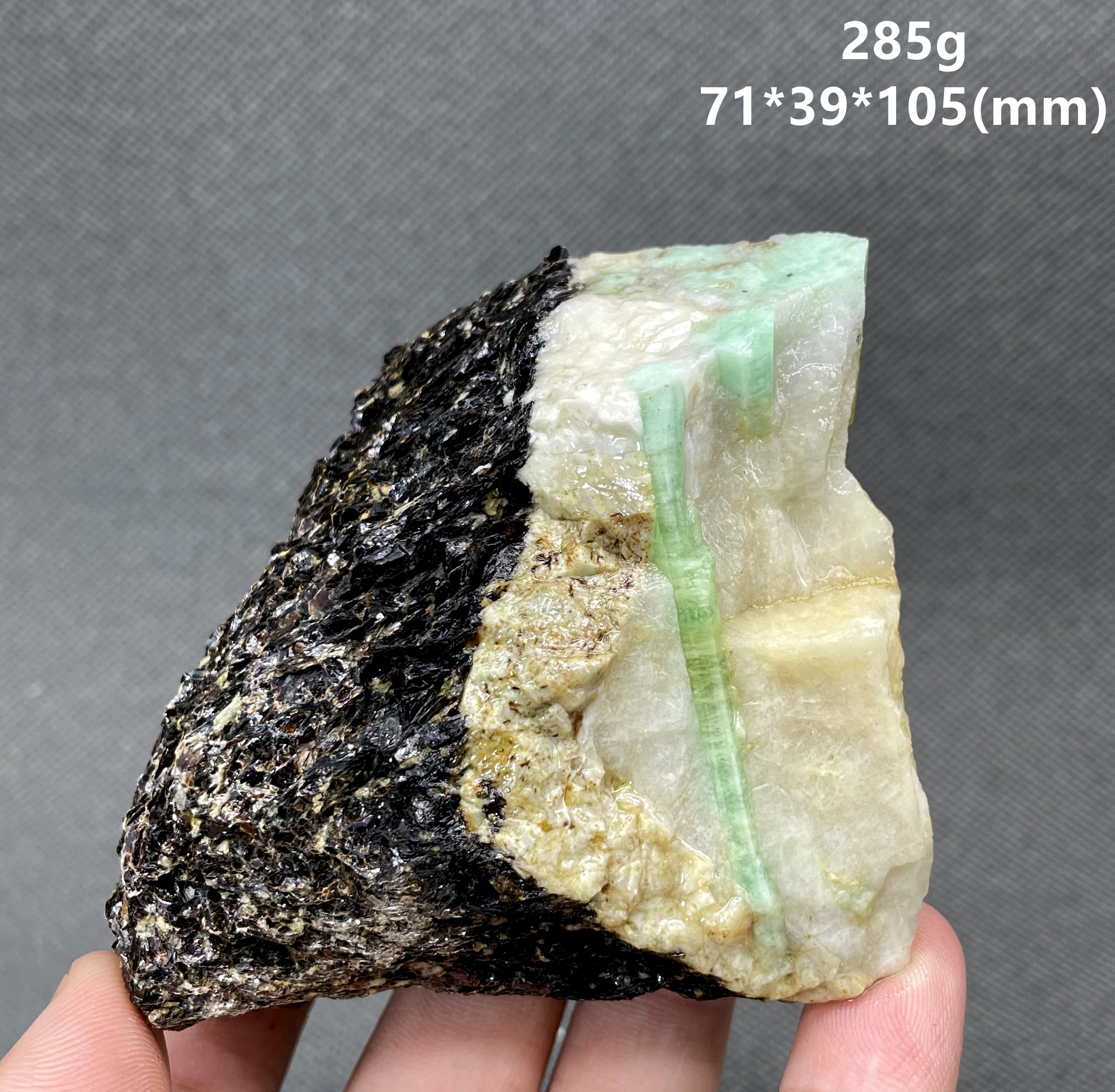 

BEST! 100% Natural green emerald And mica symbiosis mineral gem-grade crystal specimens stones and crystals quartz crystals