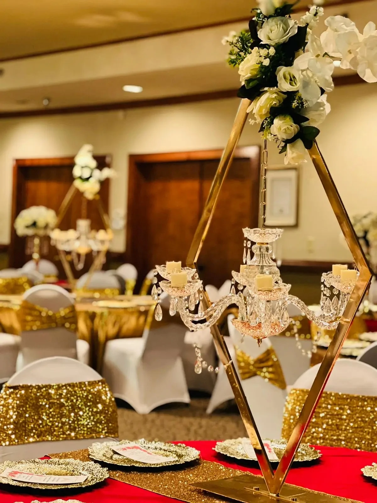 

Gold Metal Tall Diamond Table Centerpieces with Candle Holder, Wedding Backdrop, Stage Decor, 4Pcs, 6Pcs, 10 Pcs