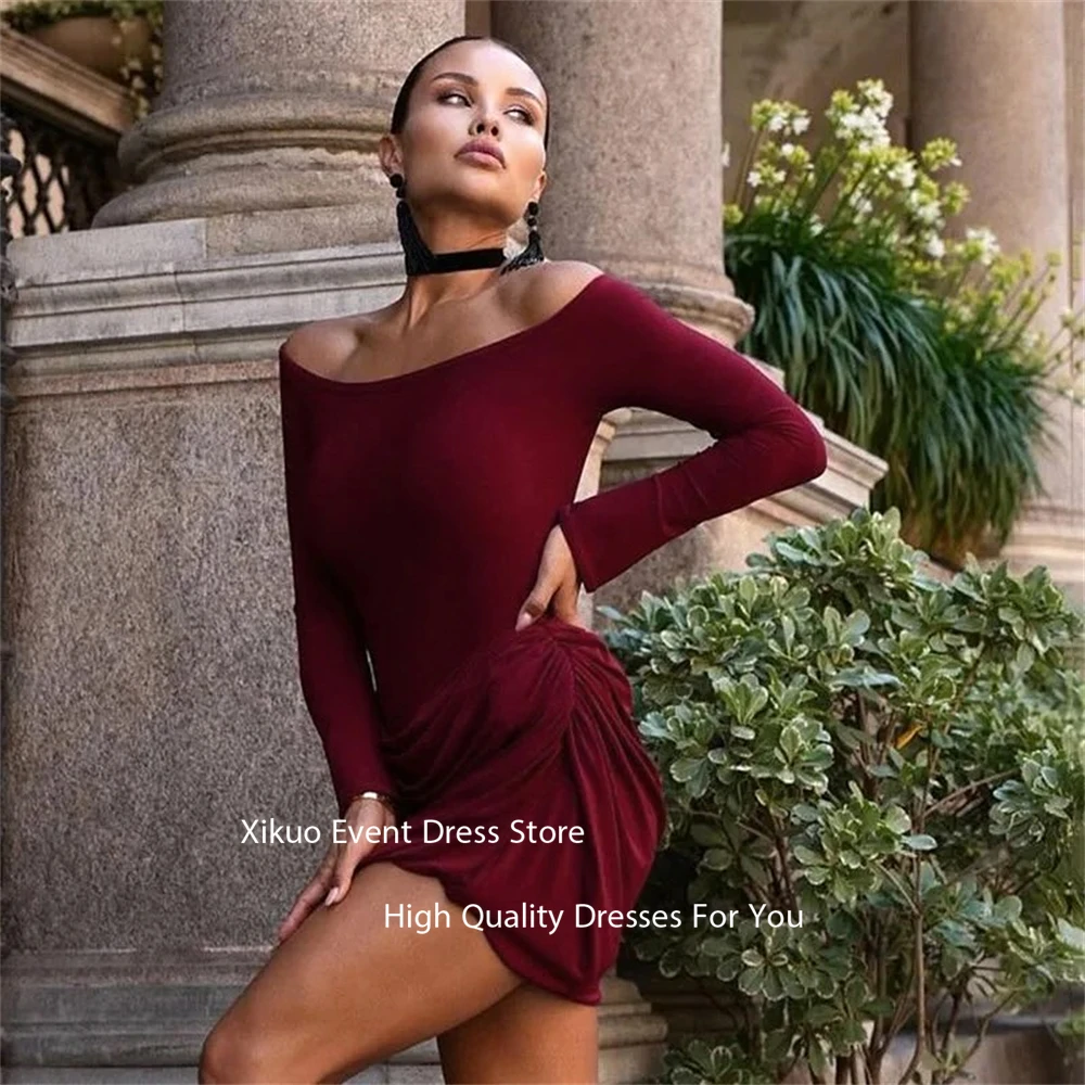 Xikuo فساتين حفلة موسيقية صغيرة أنيقة باللون العنابي وأكمام طويلة فساتين حفلات مكشكشة مكشوفة الكتف وخط عنق فيستدوس دي فييستا مخصصة