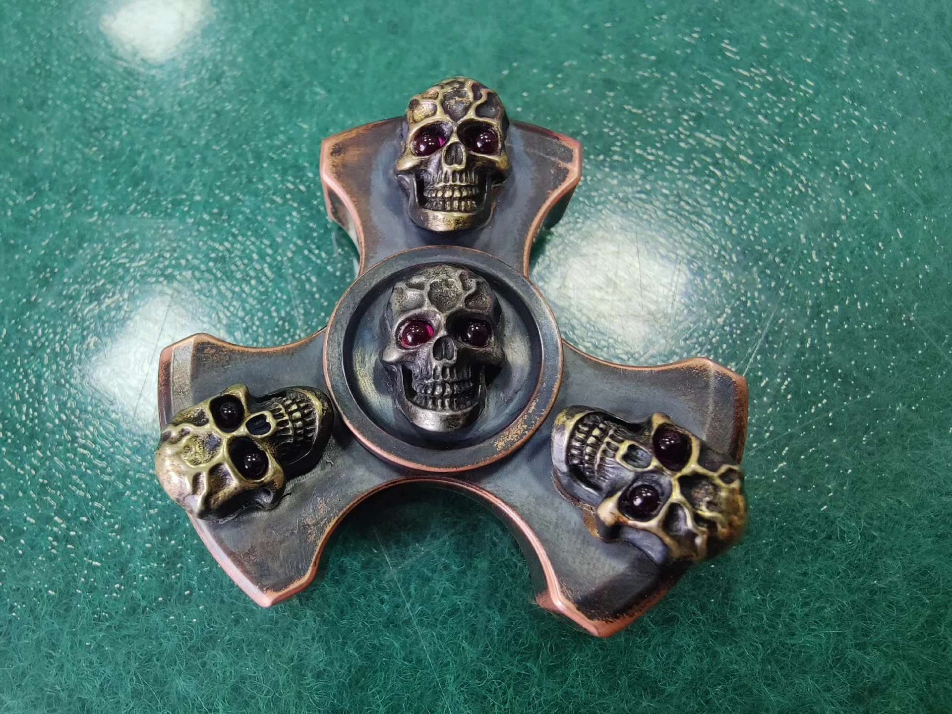 Used EDC Steel Fire Style, Steel Fire Skull, Three Leaves Copper Gyro, Fingertip Gyro, Copper Material