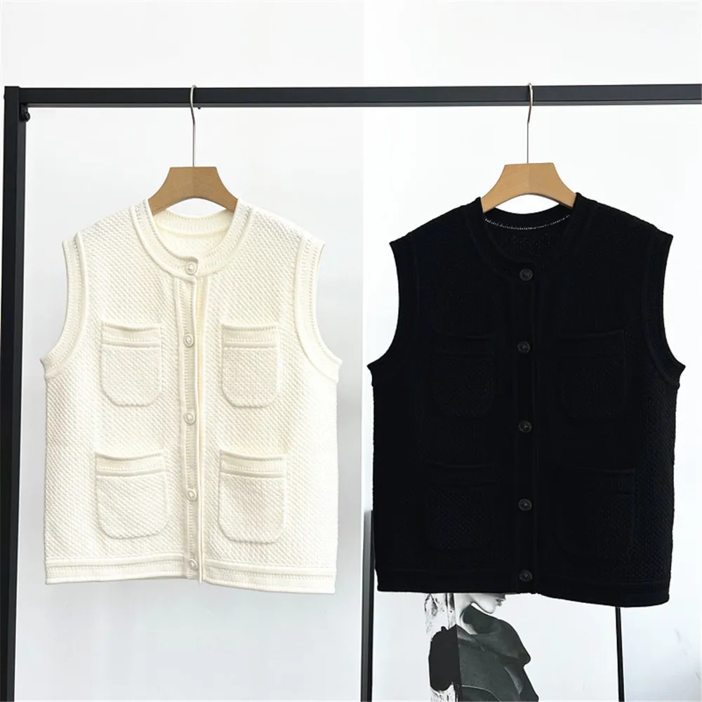 

25 Autumn/Winter New Women's Round Neck Sleeveless Button Pocket Loose Wool Knitted Vest