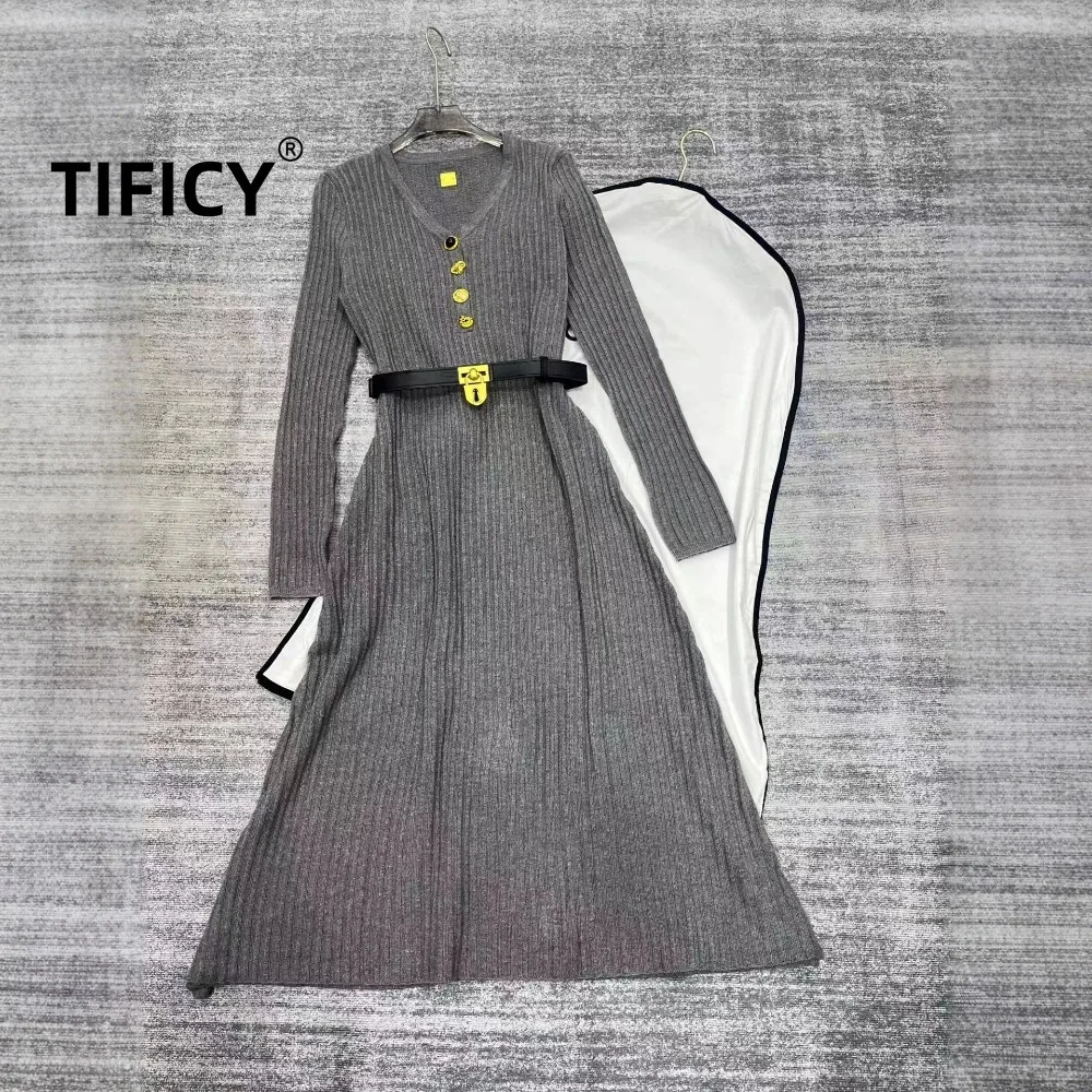 

High Street V-neck Irregular Shaped Metal Buckle Knitted Dress Women's Waist Cinched A-line Soft and Sticky Large Swing Dress