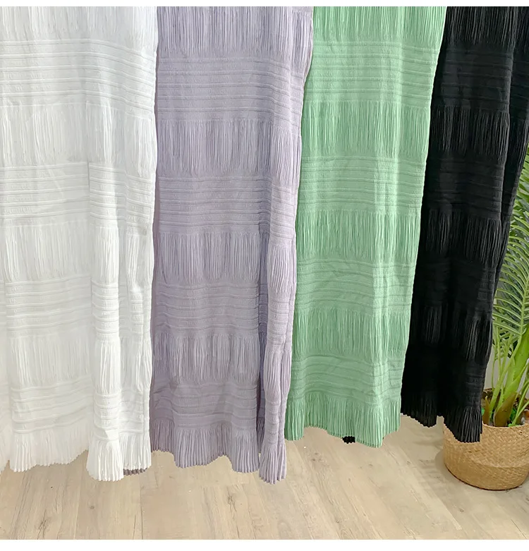 Miyake Plissee-Kleid Elegantes Weißes Mehrlagiges Sommer-Damen-Freizeitkleid Langes Maxikleid Strukturiertes Schmal Geschnittenes Schickes Alltagskleid – Detail 11