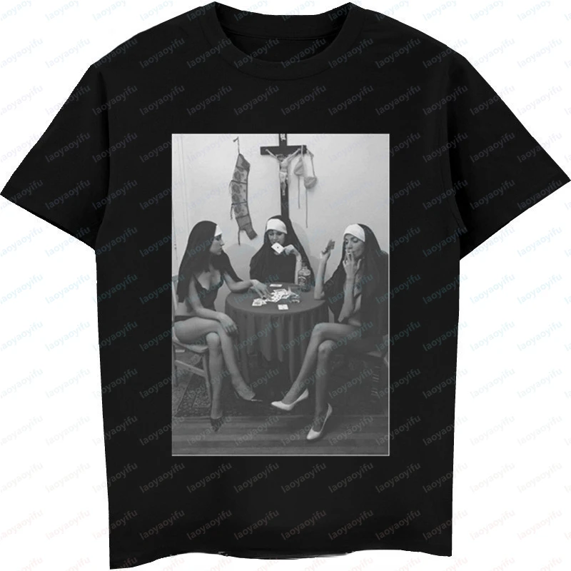 Harajuku Vintage Nuns Naked Playing Card Smoking Nuns Graphic Tshirts Men Women Summer Clothing Hip-hop Fashion Streetwear tops