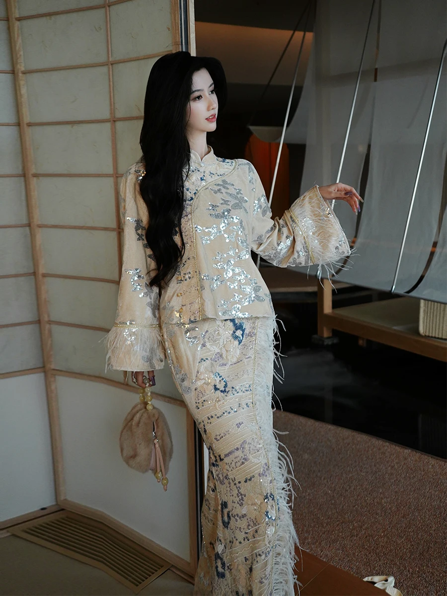 

Новый китайский комплект: юбка с вышивкой, бисером, пайетками и перьями страуса, дизайн «рыбий хвост», высокая талия, свободный крой, зимний...