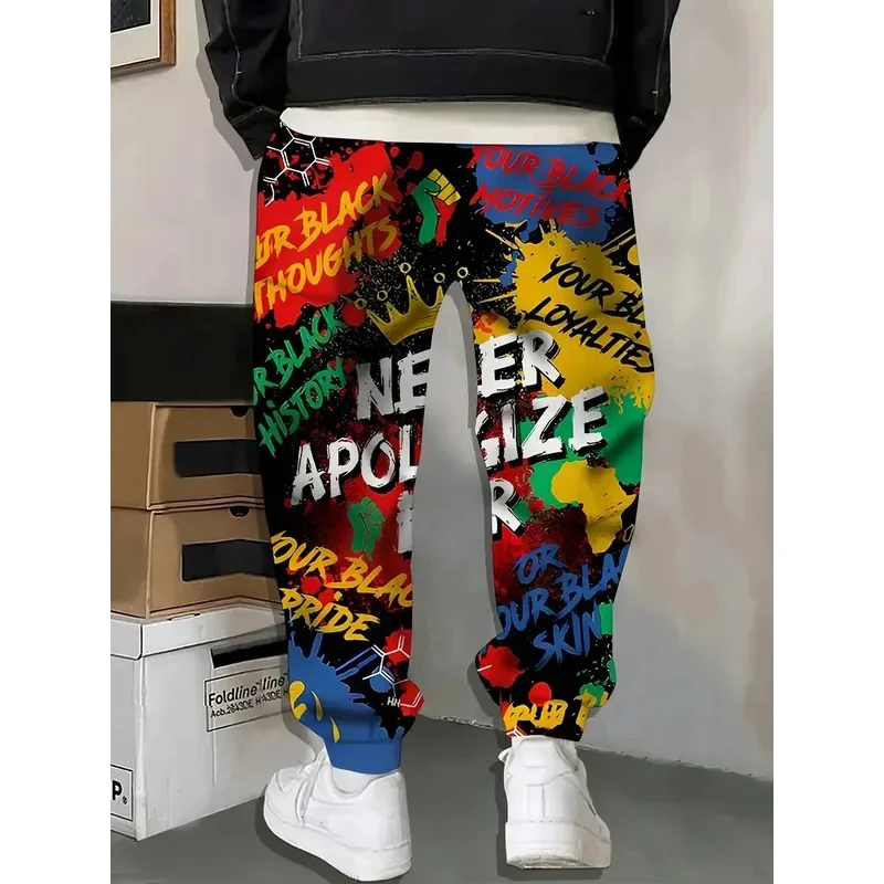 السراويل الرجالية الجديدة لخريف 2026 تتميز بالشارع كاجوال عصري ورياضي بطبعات حروف التاج ثلاثية الأبعاد للراحة