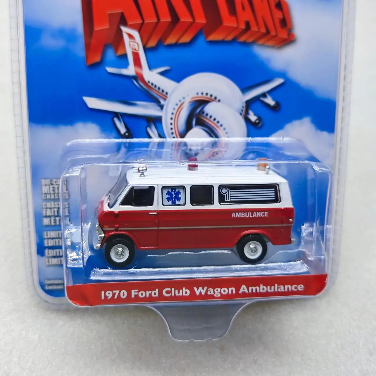 GreenLight 1:64 1970 포드 클럽 왜건 앰뷸런스 62030-B 시뮬레이션 합금 미니 자동차 모델 컬렉션 장식품 어린이 선물