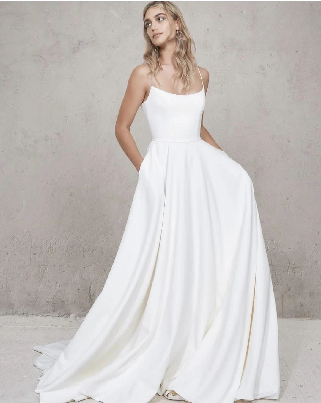 

Beach Wedding Dress Spagehtti Strap A-Line Sleeveless Backless With Pocket A-line Customize To Measures Robe De Mariee Elegant