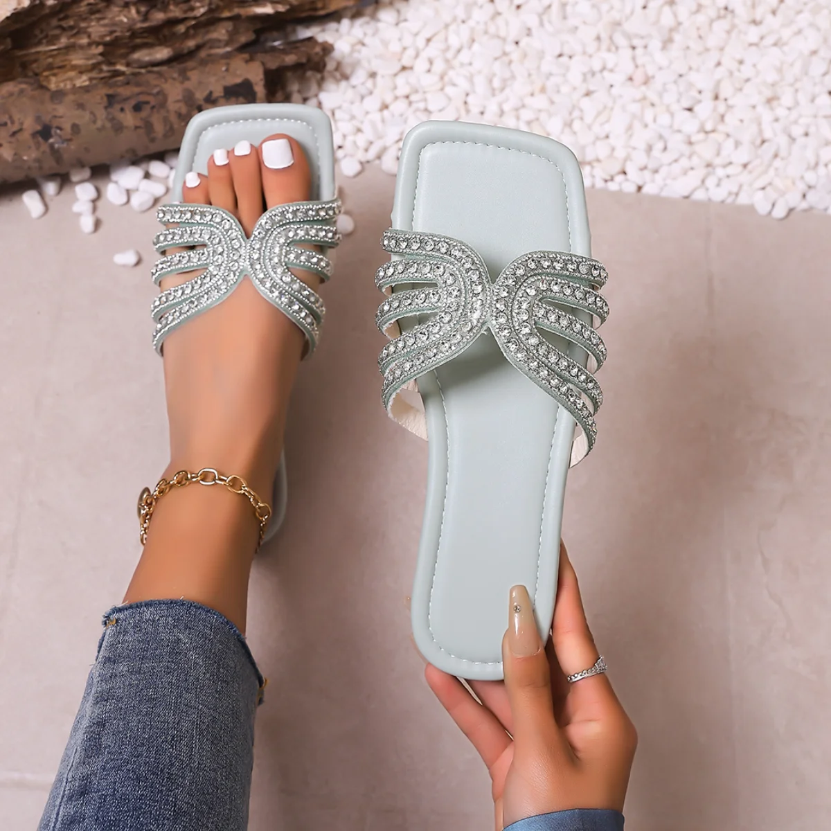 Shiny Crystal Square Toe Flat  - Streetwear Brands 2026 评论和价格