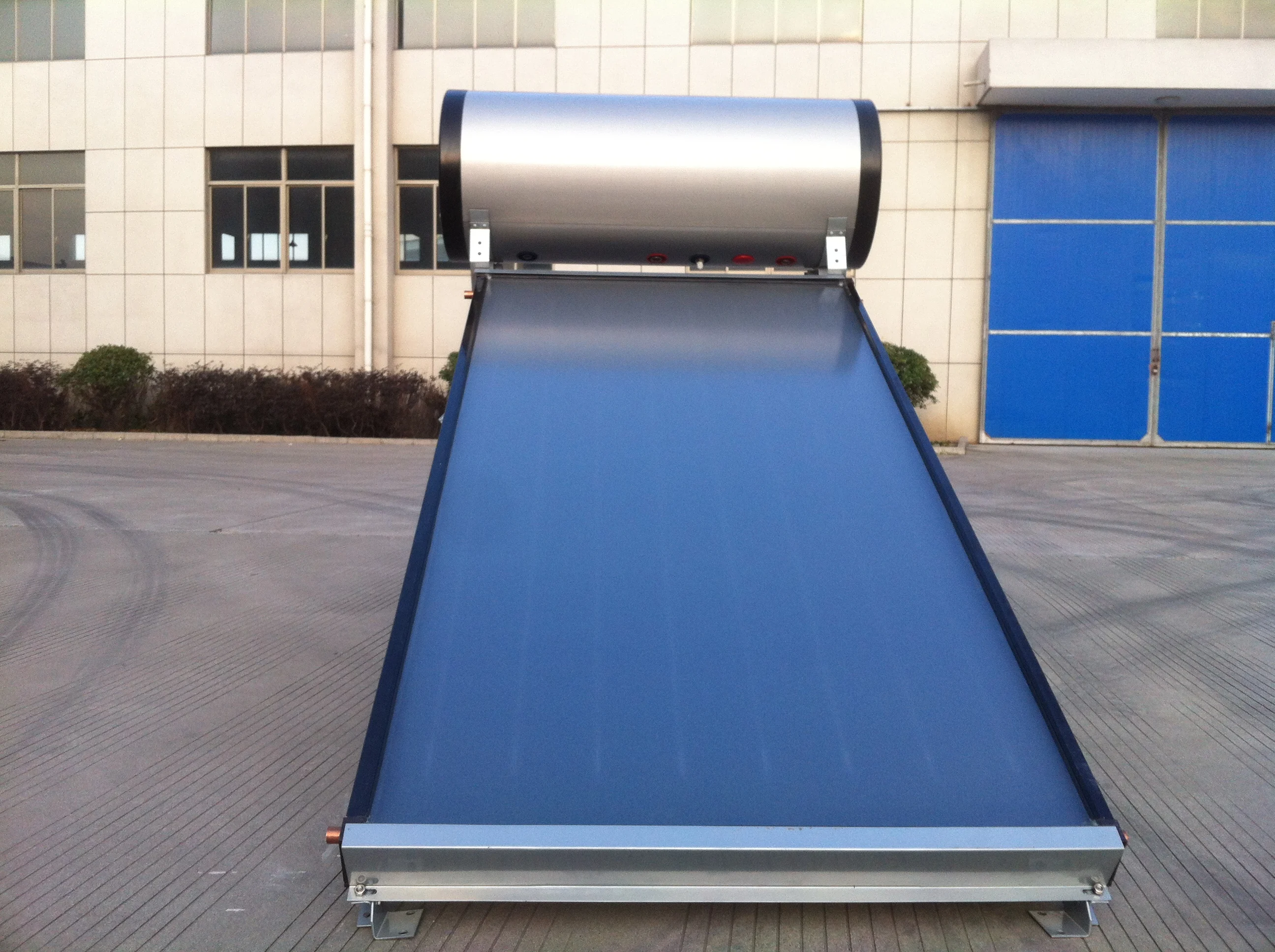 

Универсальный солнечный водонагреватель с плоским коллектором на 200 л для использования на открытом воздухе, в отелях и домах, прямые продажи с завода