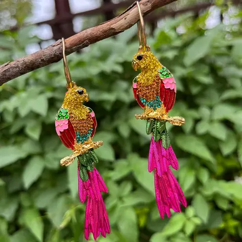 Tecknade djur papegoja emaljnålar söta roliga hackspett anpassade broscher ryggsäck denim kavajslag smycken present till vänner barn 10 best sales papegojesmycken - №7