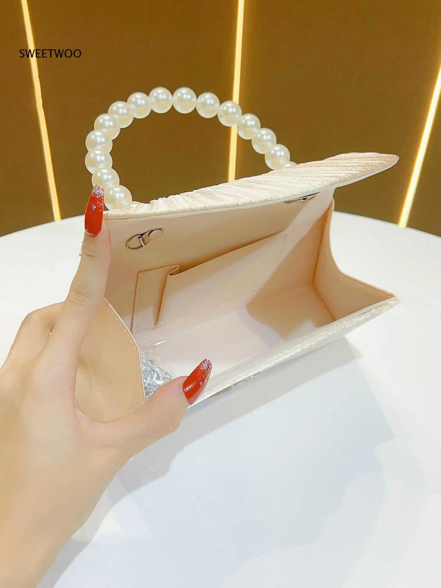 2026 Pleated Satin Fabric Evening Clutch Bag Round Pearl Hand Strap Solid Beige Black Silver Wedding Dating Small Shoulder Purse view 3