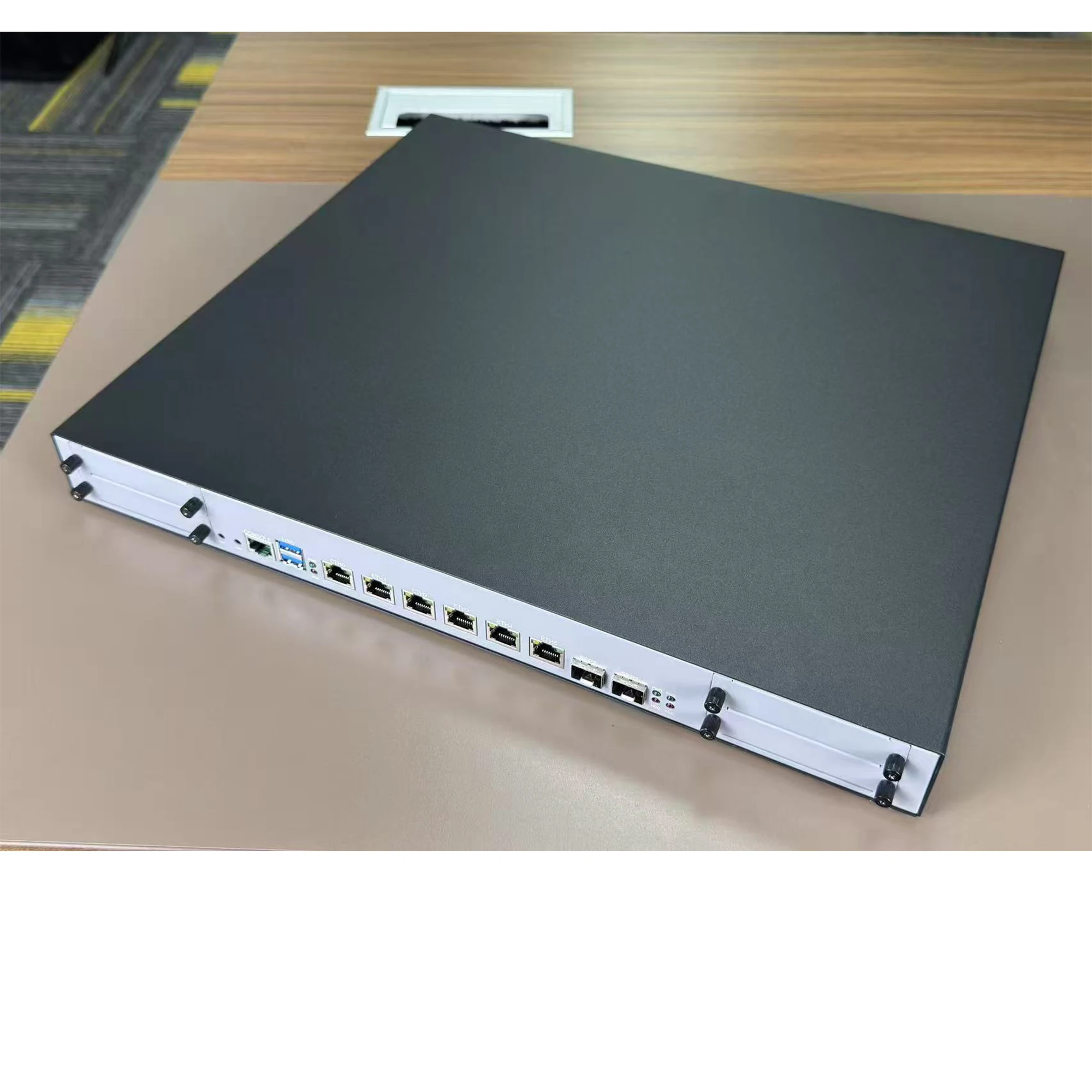 خادم IPTV Live vod نظام تلفزيون الإنترنت للفندق يدعم نظام بوابة IPTV المخصص لسطح المكتب في الفندق