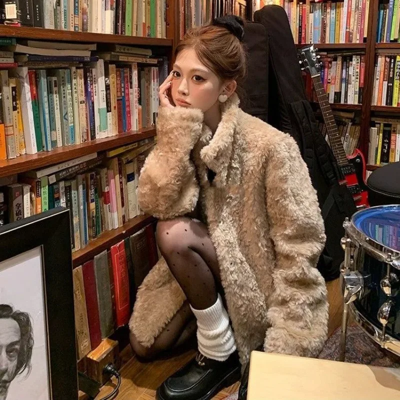 

2025 Fashion Winter Retro New Stand Collar Hidden Button Plush Padded Jacket Street Loose Casual Harajuku Thickened Warm Jacket