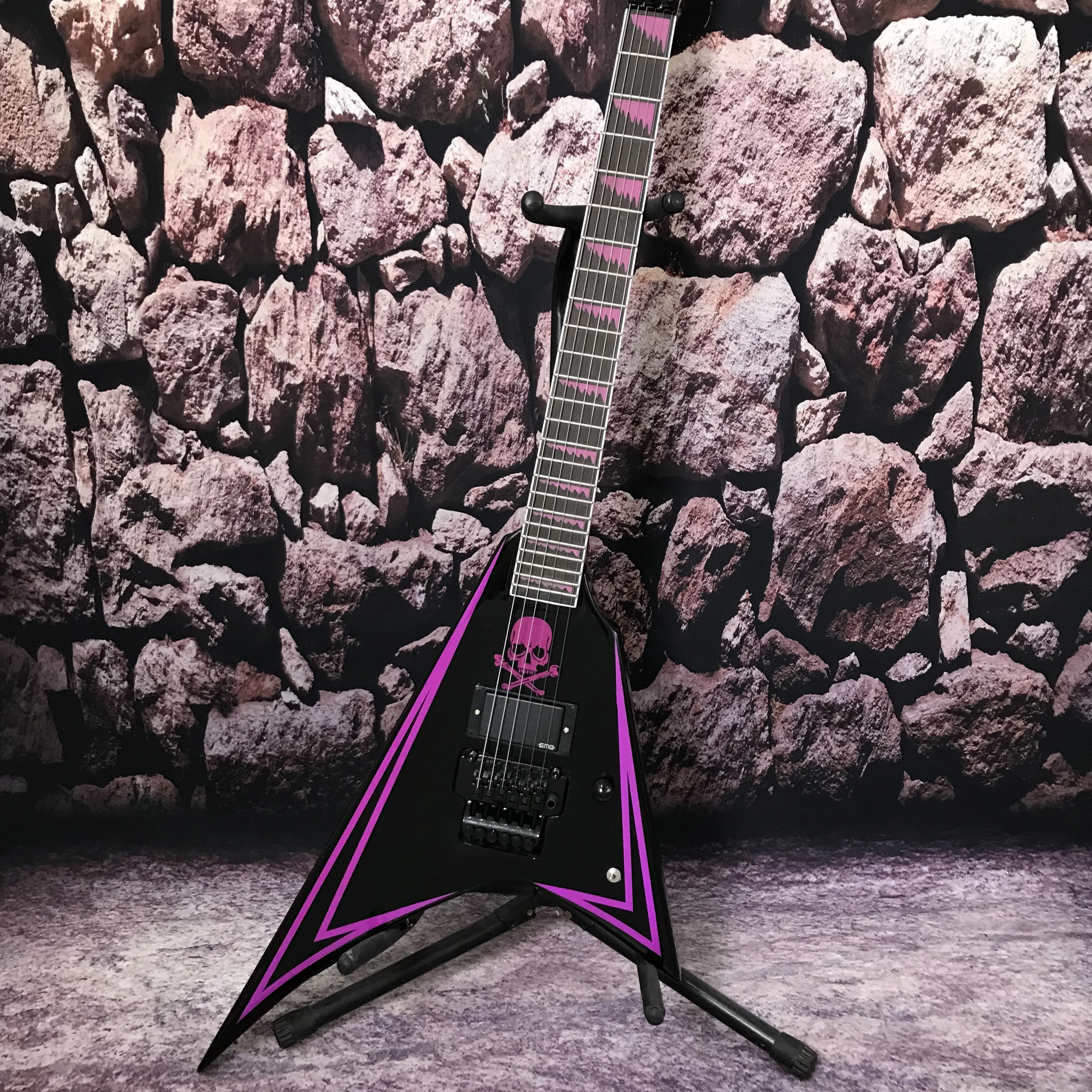 

Very distinctive factory custom electric guitar tremolo system active pickup Purple line Good quality, low price and fast deliv