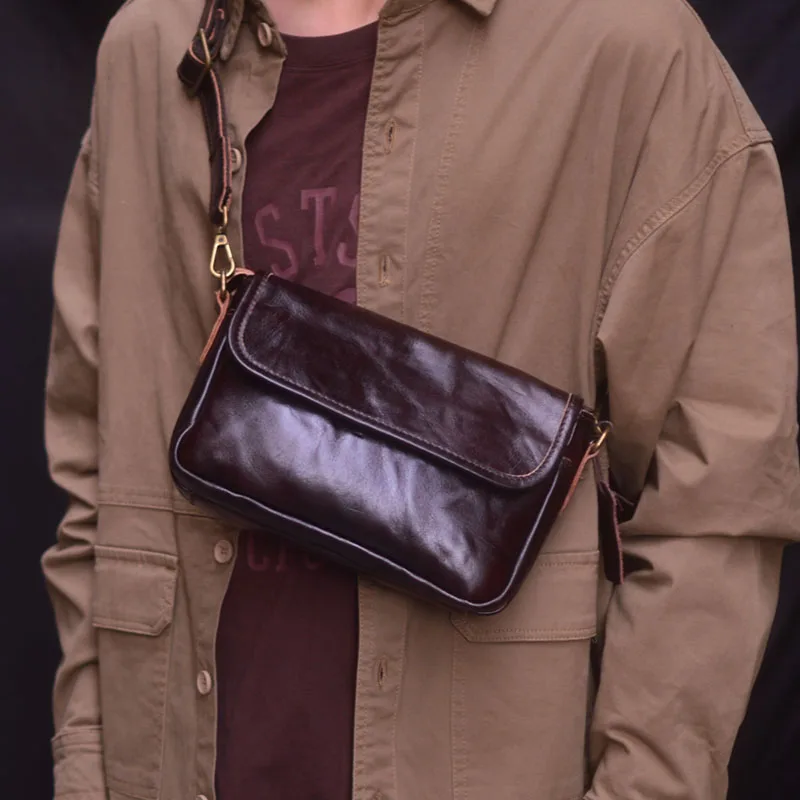 

AETOO Cover style Handmade vintage shoulder bag Neutral leather crossbody bag Casual messenger bag plant tanned leather top lay