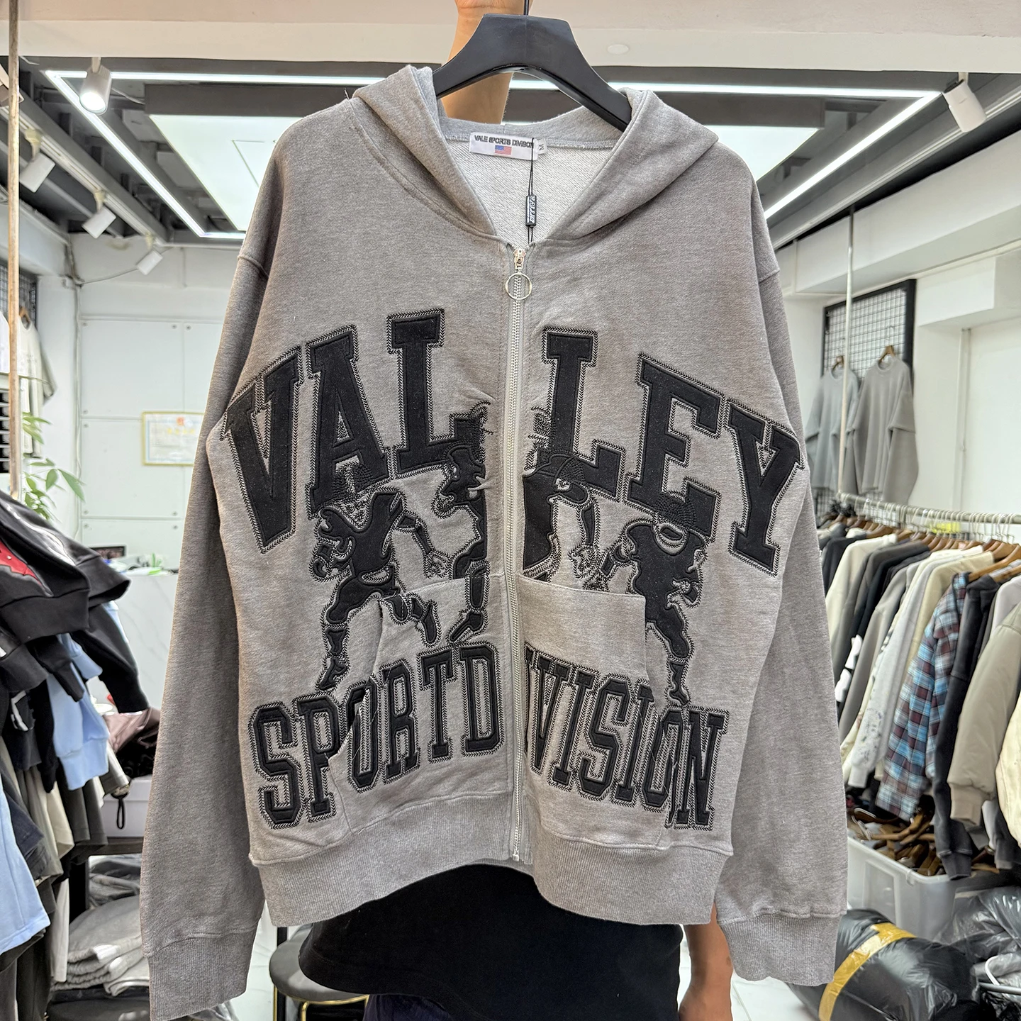 Heavy Embroidery Le… - image