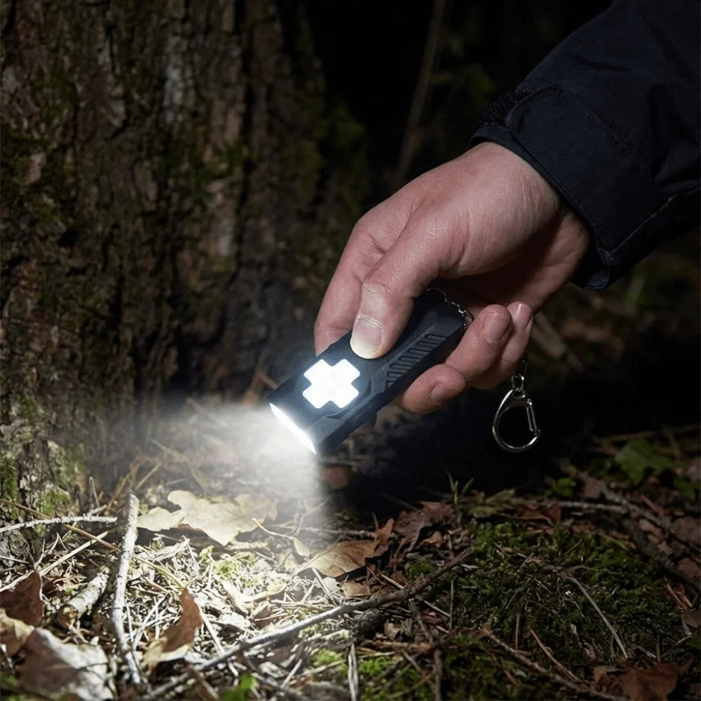 Super Bright LED Keychain Light Compact Design Lightweight Portable Flashlight Long-Lasting Use Cap Clip Design